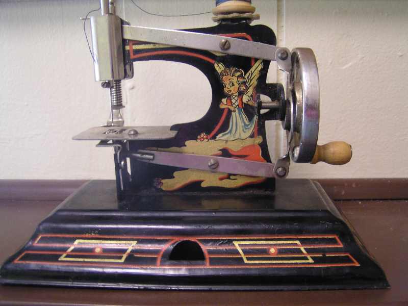 Toy Sewing Machine